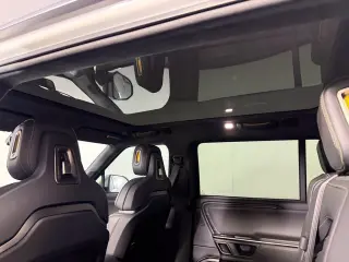 2023 Rivian R1S