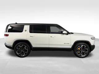 2023 Rivian R1S