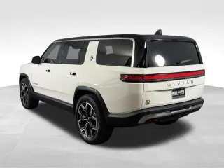 2023 Rivian R1S