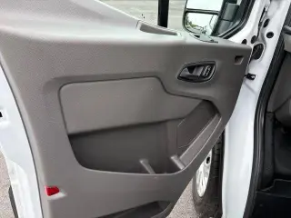 Furgoneta de carga Ford Transit 2025 250 3 puertas LWB de techo bajo