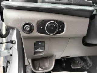 Furgoneta de carga Ford Transit 2025 250 3 puertas LWB de techo bajo