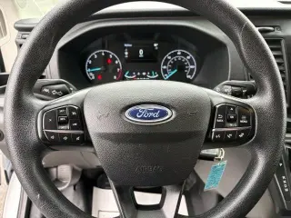 Furgoneta de carga Ford Transit 2025 250 3 puertas LWB de techo bajo