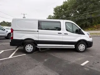 Furgoneta de carga Ford Transit 2025 250 3 puertas LWB de techo bajo