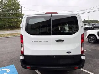 Furgoneta de carga Ford Transit 2025 250 3 puertas LWB de techo bajo