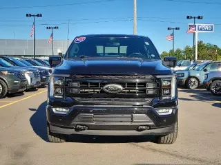 Ford F-150 2022 4x4 Platinum 4dr SuperCrew 5.5 pies SB