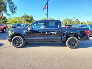 Ford F-150 2022 4x4 Platinum 4dr SuperCrew 5.5 pies SB