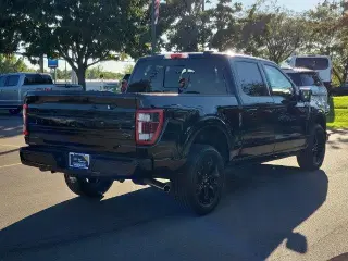 Ford F-150 2022 4x4 Platinum 4dr SuperCrew 5.5 pies SB