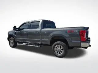 Ford F-250 Super Duty 2019 4x4 XLT 4dr Crew Cab 6.8 ft. SB Pickup