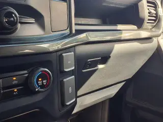 Ford F-150 2023 4x4 XLT 4dr SuperCab 6.5 ft. SB