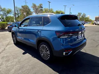 2025 Volkswagen Taos