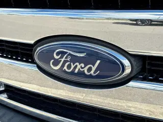 Ford F-250 Super Duty 2015 4x4 Lariat 4 puertas Cabina Doble Cama Corta de 6.8 pies Pickup