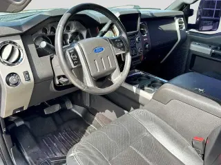 Ford F-250 Super Duty 2015 4x4 Lariat 4 puertas Cabina Doble Cama Corta de 6.8 pies Pickup