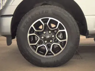 Ford F-150 2023 4x4 XL 4dr SuperCrew 5.5 ft. SB