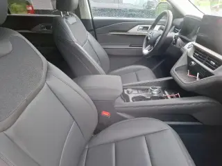Ford Explorer 2025 AWD Active SUV de 4 puertas