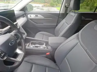 Ford Explorer 2025 AWD Active SUV de 4 puertas