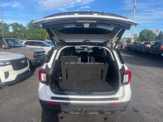 Ford Explorer 2025 SUV de 4 puertas Active con tracción en las cuatro ruedas (AWD)