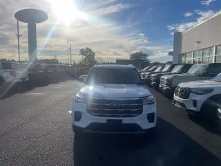Ford Explorer 2025 SUV de 4 puertas Active con tracción en las cuatro ruedas (AWD)