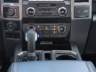 Ford F-150 2019 4x2 Platinum 4dr SuperCrew 5.5 ft. SB