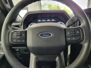 Ford F-150 2022 4x4 XL 4 puertas SuperCrew caja corta de 5.5 pies