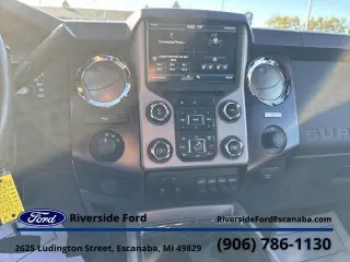 Ford F-250 Super Duty 2015 4x4 King Ranch 4 puertas Cabina Doble 6.8 pies Caja Corta Pickup