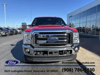 Ford F-250 Super Duty 2015 4x4 King Ranch 4 puertas Cabina Doble 6.8 pies Caja Corta Pickup