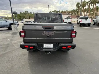 2024 Jeep Gladiator