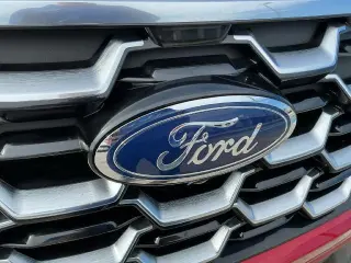 Ford Explorer 2025 AWD Platinum (SUV de 4 puertas)