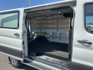 Ford Transit 2025 250 3 puertas SWB Furgoneta de carga de techo bajo