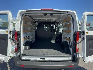 Ford Transit 2025 250 3 puertas SWB Furgoneta de carga de techo bajo