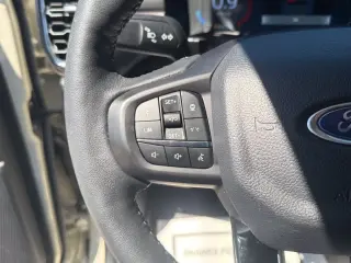 Ford Ranger 2025 4x2 Lariat 4 puertas SuperCrew 5.0 pies SB
