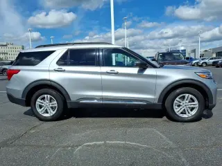 Ford Explorer 2023 AWD XLT SUV de 4 puertas