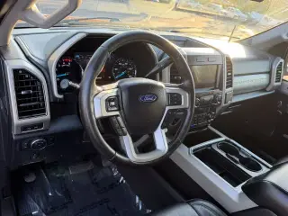 Ford F-250 Super Duty 2019 4x4 Lariat Cabina Doble 4 pnas. Cama Corta de 6.8 pies Pickup