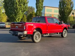 Ford F-250 Super Duty 2019 4x4 Lariat Cabina Doble 4 pnas. Cama Corta de 6.8 pies Pickup