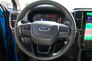 Ford Ranger 2025 4x4 XLT 4 puertas SuperCrew caja corta de 5.0 pies