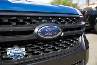 Ford Ranger 2025 4x4 XLT 4 puertas SuperCrew caja corta de 5.0 pies
