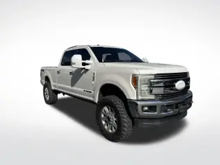 Ford F-250 Super Duty 2017 4x4 King Ranch 4 puertas Cabina Doble caja corta de 6.8 pies Pickup