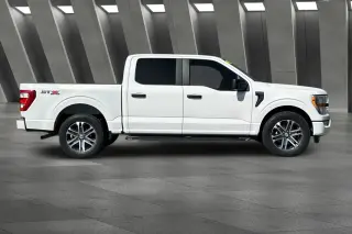 Ford F-150 2021 4x2 XL 4 puertas SuperCrew 6.5 pies Caja corta