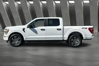Ford F-150 2021 4x2 XL 4 puertas SuperCrew 6.5 pies Caja corta
