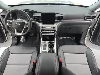 Ford Explorer 2023 XLT SUV de 4 puertas