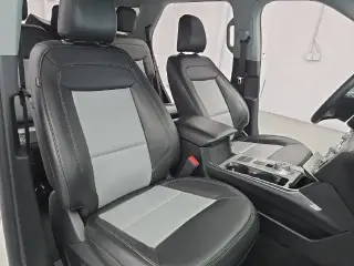 Ford Explorer 2023 XLT SUV de 4 puertas