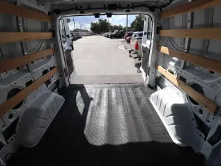 Ford Transit 2025 250 3 puertas distancia entre ejes corta techo bajo furgoneta de carga