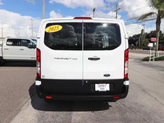 Ford Transit 2025 250 3 puertas distancia entre ejes corta techo bajo furgoneta de carga