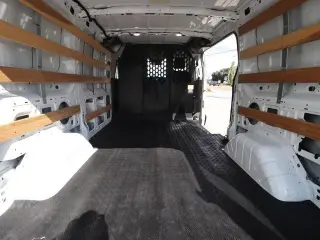 Ford Transit 2025 250 3 puertas distancia entre ejes corta techo bajo furgoneta de carga