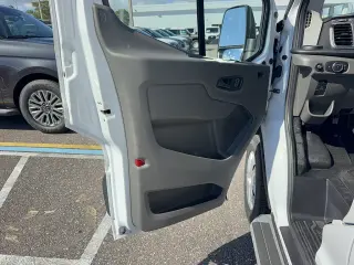 Ford Transit 2025 250 3 puertas LWB Furgón de techo bajo