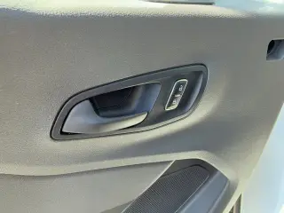Ford Transit 2025 250 3 puertas LWB Furgón de techo bajo
