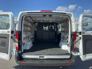 Ford Transit 2025 250 3 puertas LWB Furgón de techo bajo