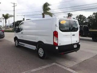 Ford Transit 2025 250 de 3 puertas, distancia entre ejes corta, techo bajo, furgoneta de carga