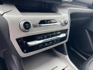 Ford Explorer 2023 AWD XLT SUV de 4 puertas