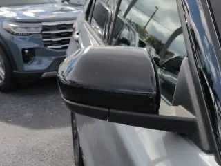 Ford Explorer 2023 AWD XLT SUV de 4 puertas