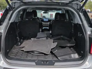 Ford Explorer 2023 AWD XLT SUV de 4 puertas
